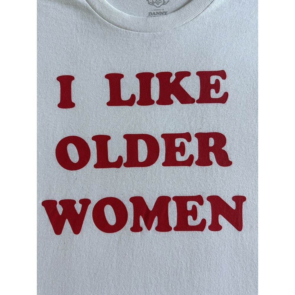 Danny Duncan "I LIKE OLDER WOMEN" T-shirt White Red Graphic Mens Size Large